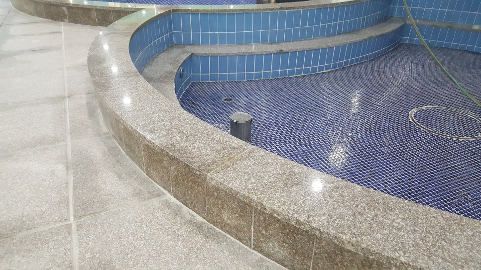 탕 주변 1